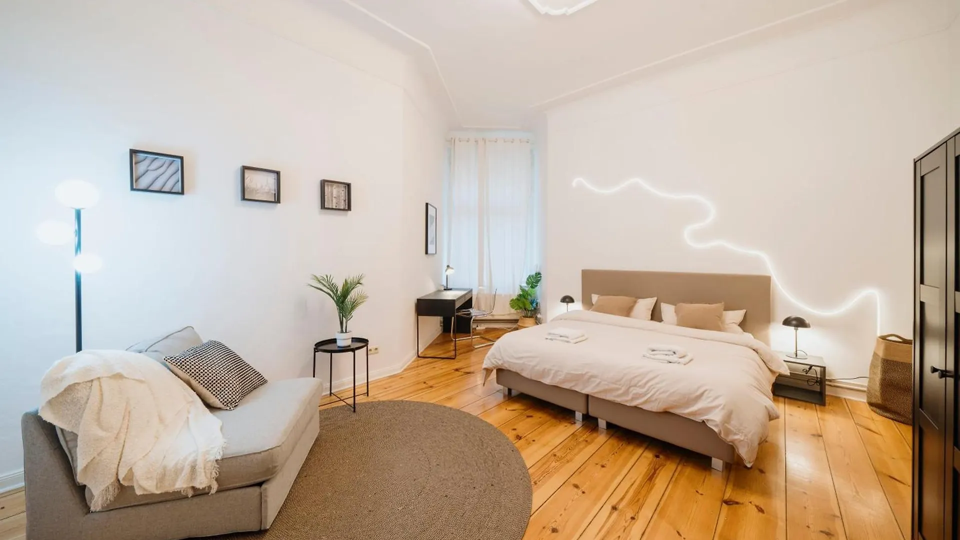 Homely Berlin - Luxurious, Spacious, Near Victory Column, River Duitsland