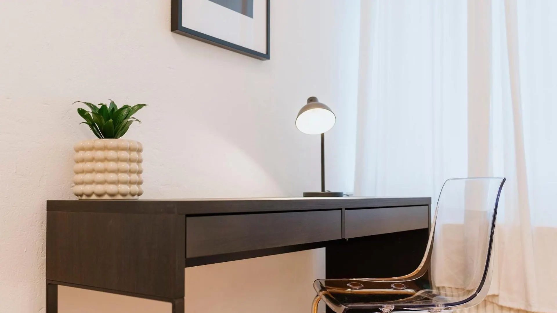 Homely Berlin - Luxurious, Spacious, Near Victory Column, River Appartement