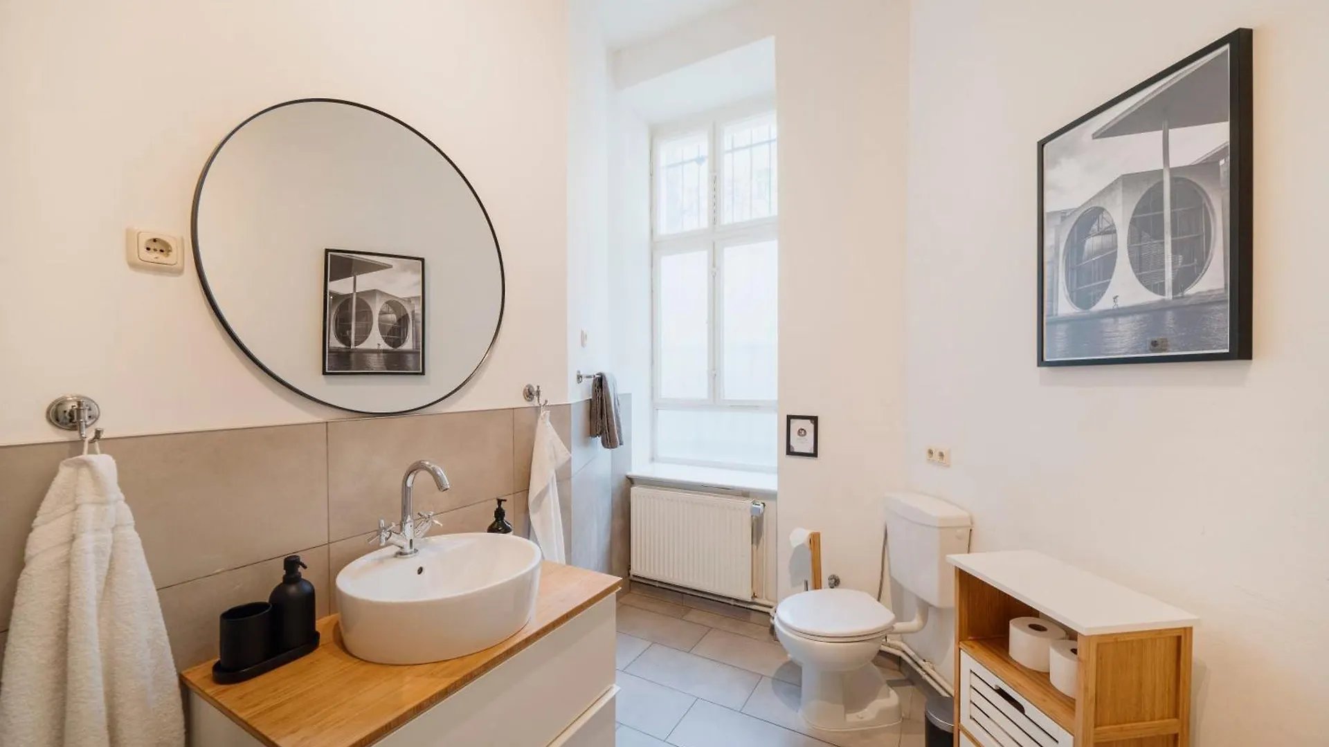 Homely Berlin - Luxurious, Spacious, Near Victory Column, River 0*,  Duitsland