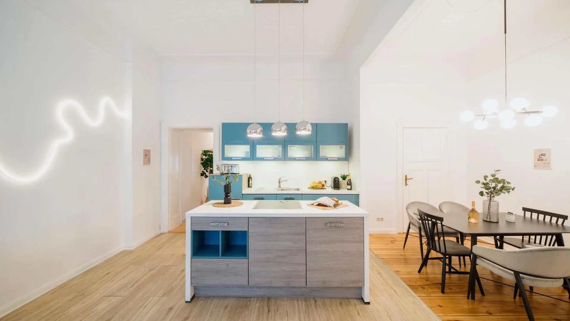 Homely Berlin - Luxurious, Spacious, Near Victory Column, River 0*,