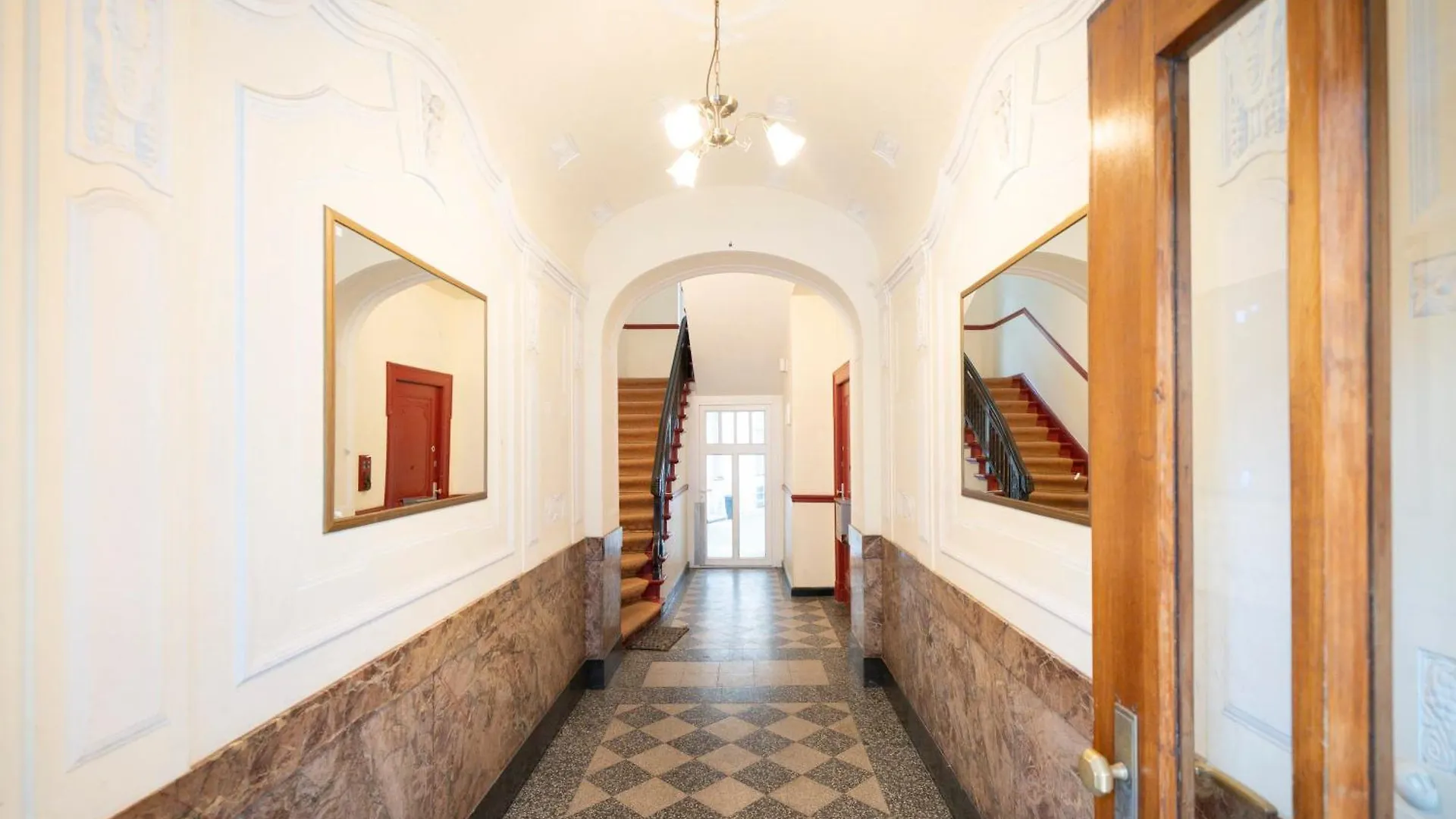Homely Berlin - Luxurious, Spacious, Near Victory Column, River