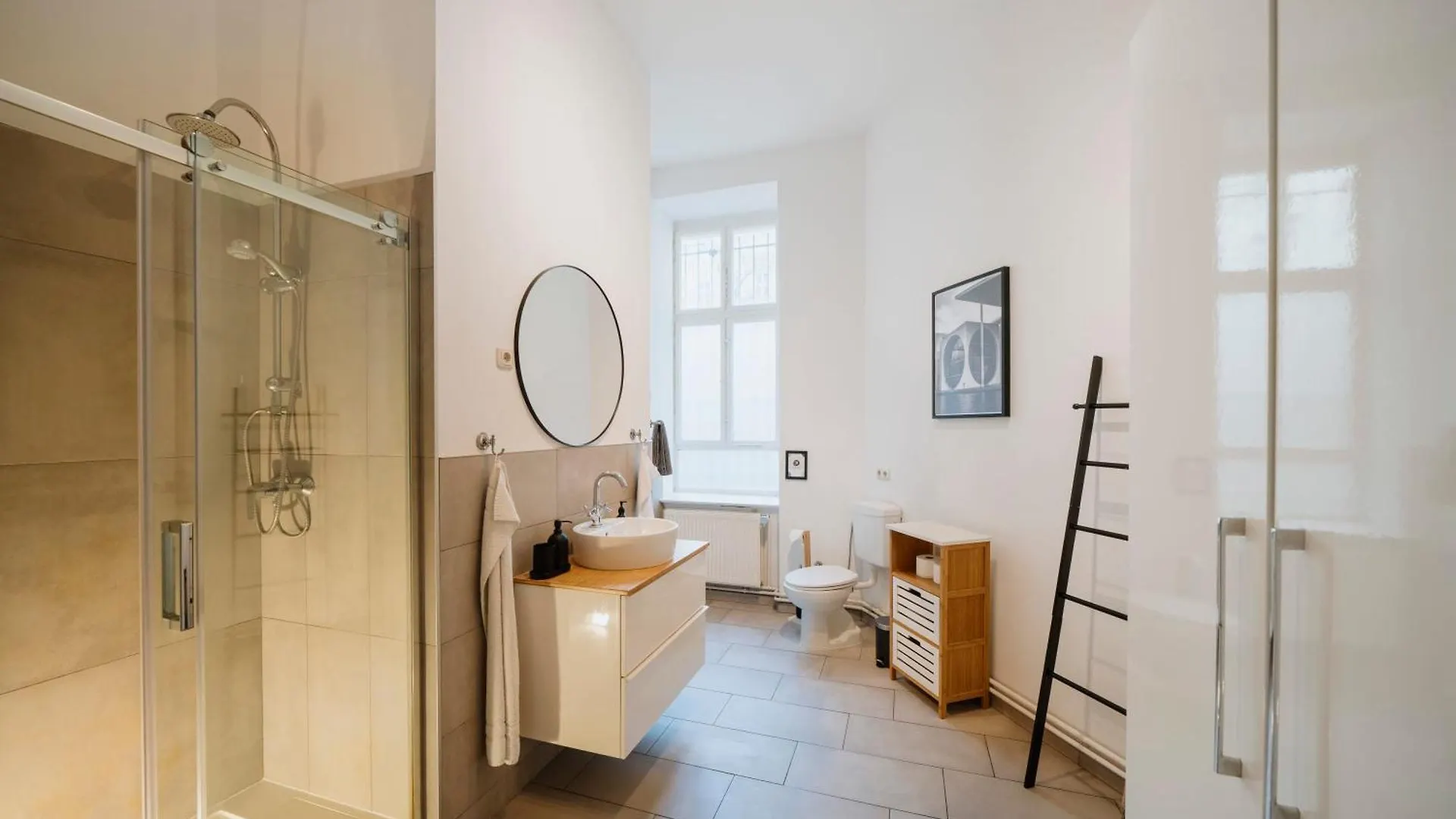 Homely Berlin - Luxurious, Spacious, Near Victory Column, River Germany