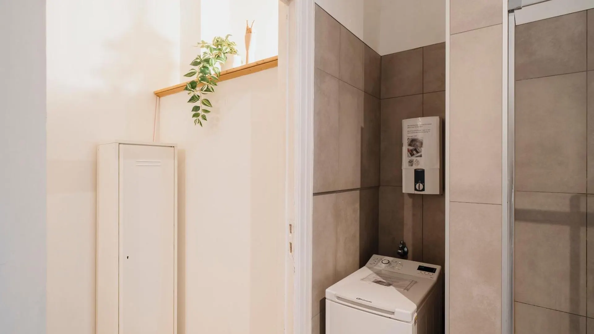 Homely Berlin - Luxurious, Spacious, Near Victory Column, River Germany